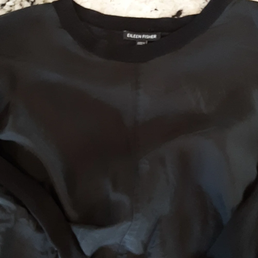 Eileen Fisher silk fabric and knit top - Picture 6 of 6